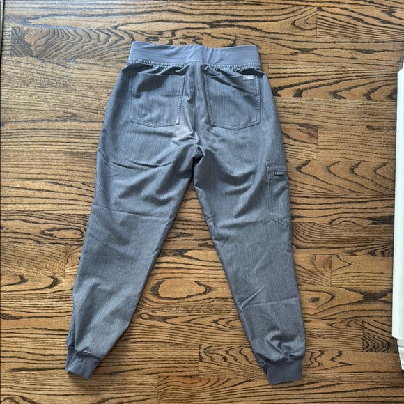 Figs Zamora Jogger Scrub Bottoms - Picture 2 of 4